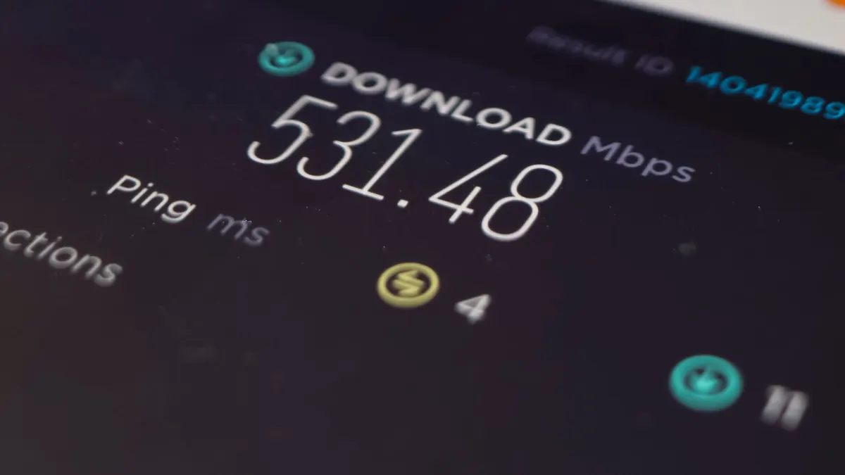 Pantalla mostrando métricas de rendimiento y velocidad de carga de una web